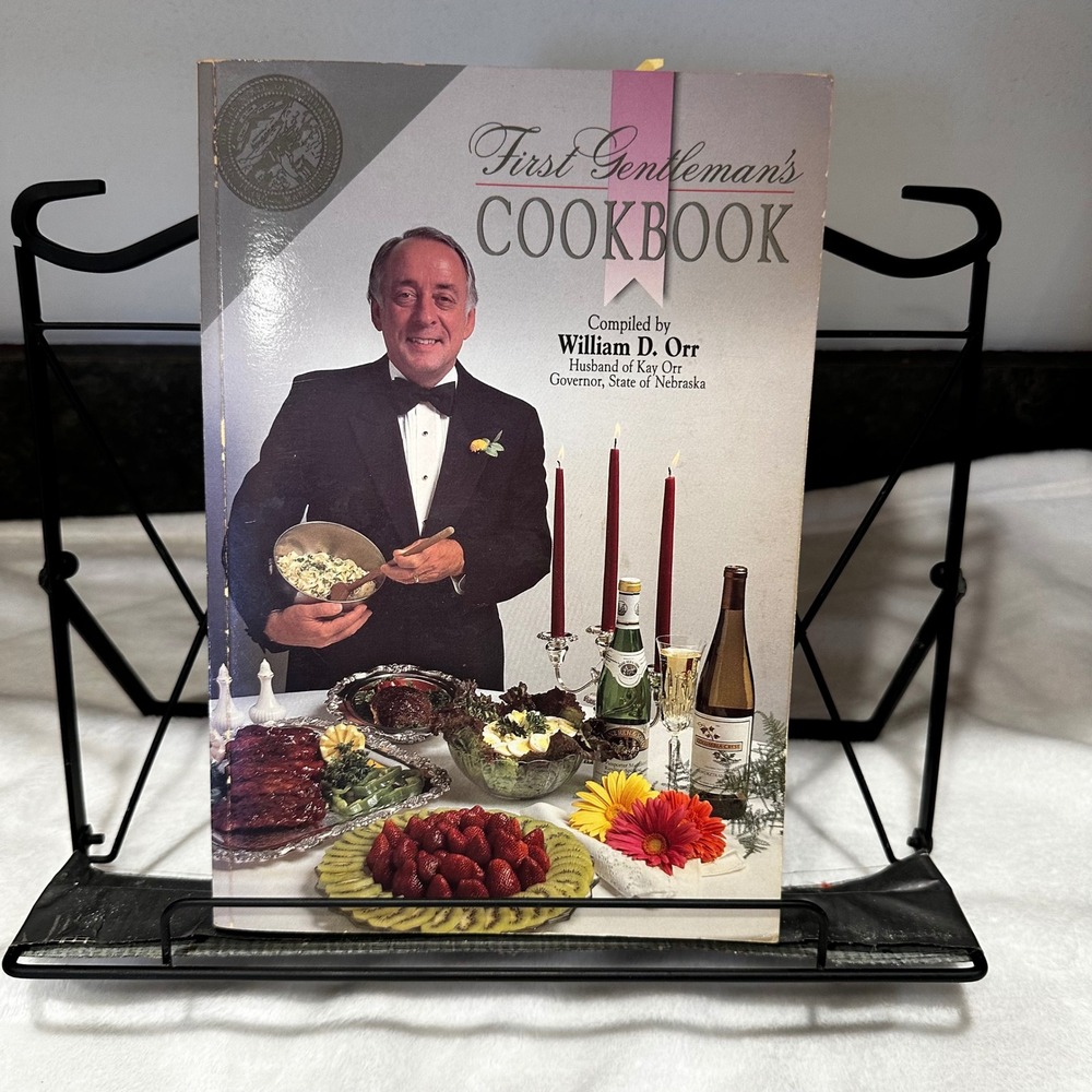 William D Orr First Gentlemans Cookbook NE 1989 White Good Softcover Vintage 80s